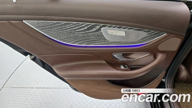 Mercedes-Benz CLS-Class 2019 — Photo 22/33