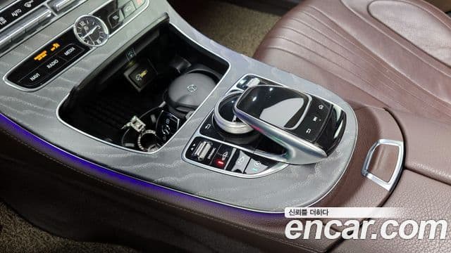 Mercedes-Benz CLS-Class 2019 — Photo 19/33