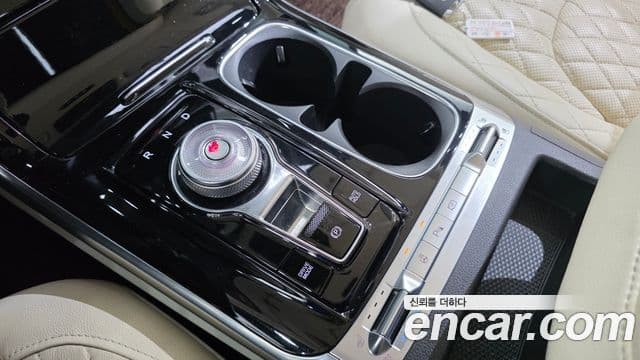 Kia Carnival 2021 — Şəkil 9/20