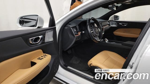 Volvo S60 2020 — Şəkil 11/20