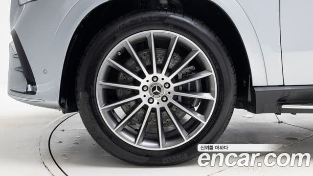 Mercedes-Benz GLE-Class 2025 — Фото 4/20