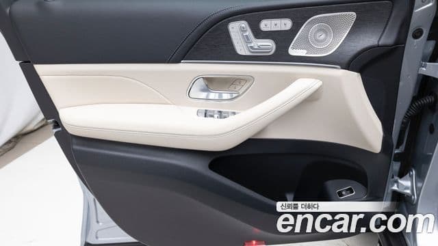 Mercedes-Benz GLE-Class 2025 — Фото 14/20