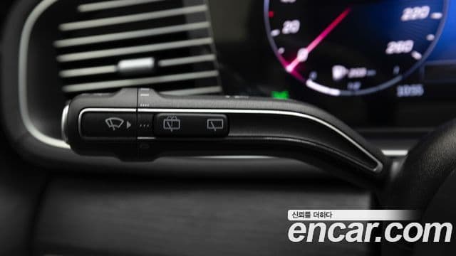 Mercedes-Benz GLE-Class 2025 — Фото 17/20