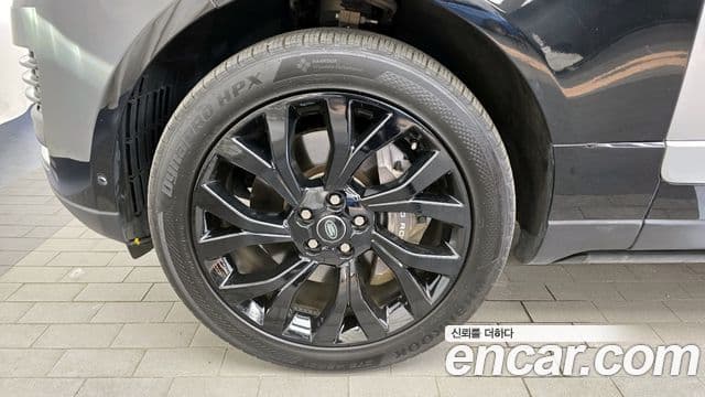 Land Rover Range Rover 2018 — ფოტო 20/20