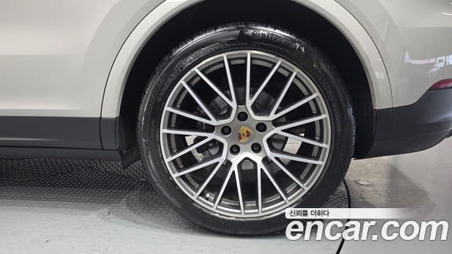 Porsche Cayenne 2022 — Photo 12/20