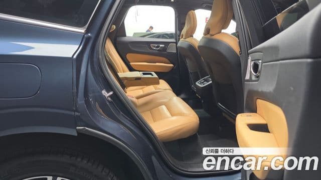 Volvo XC60 2021 — Şəkil 12/20