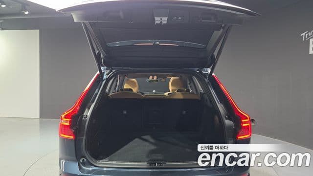 Volvo XC60 2021 — Şəkil 20/20