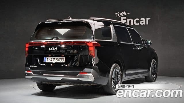 Kia Carnival 2024 — Şəkil 2/20