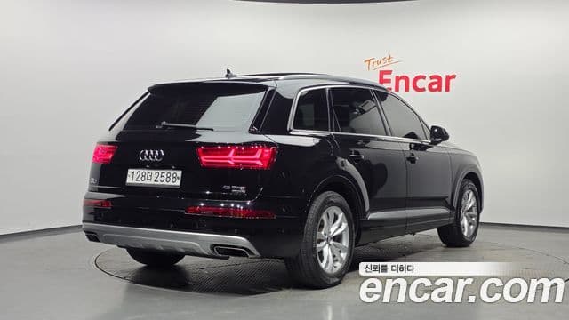 Audi Q7 2019 — Şəkil 2/20