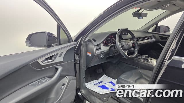 Audi Q7 2019 — Şəkil 10/20