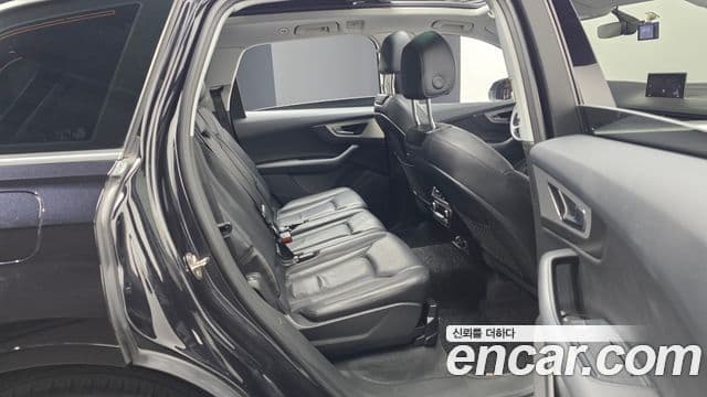 Audi Q7 2019 — Şəkil 11/20