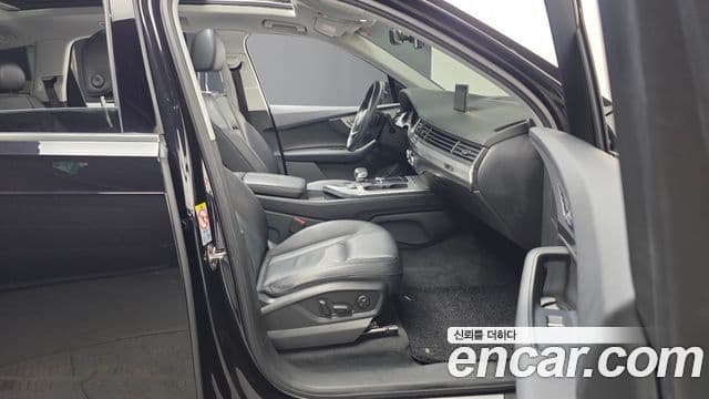 Audi Q7 2019 — Şəkil 12/20