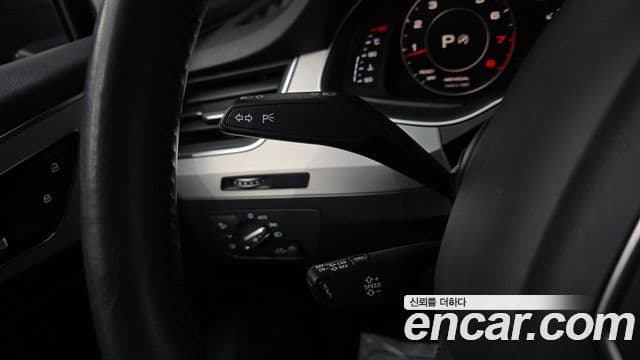 Audi Q7 2019 — Şəkil 15/20
