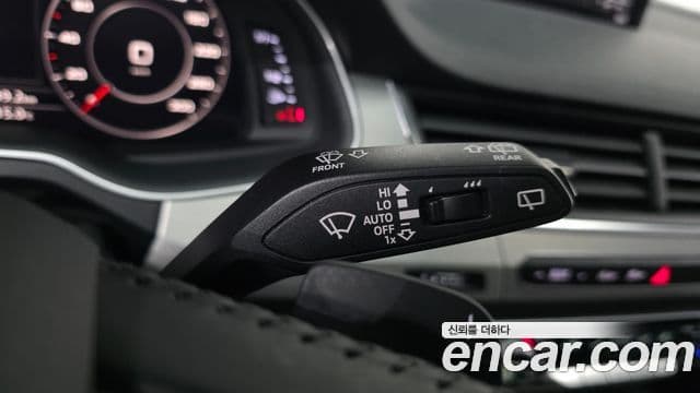 Audi Q7 2019 — Şəkil 16/20