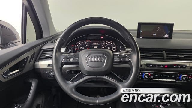 Audi Q7 2019 — Şəkil 17/20