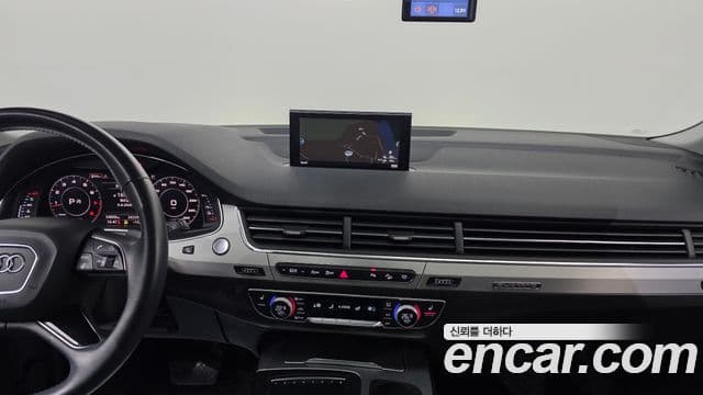 Audi Q7 2019 — Şəkil 18/20