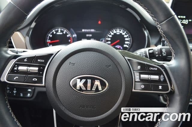 Kia Seltos 2020 — Фото 8/20