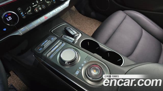 Genesis GV70 2021 — Şəkil 9/20