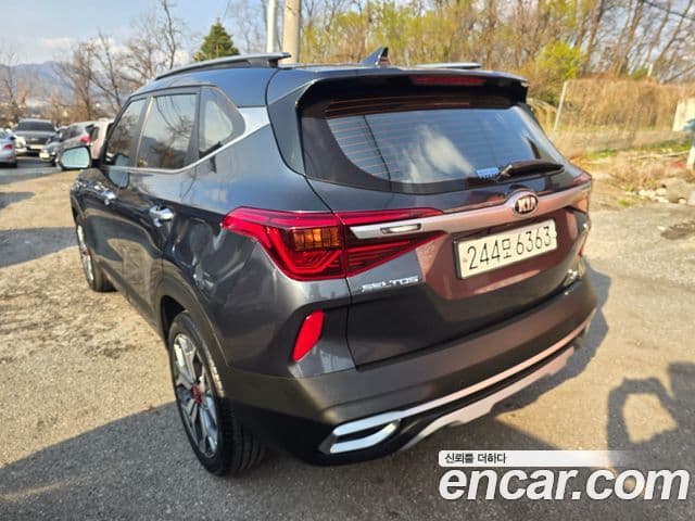 Kia Seltos 2020 — ფოტო 5/20