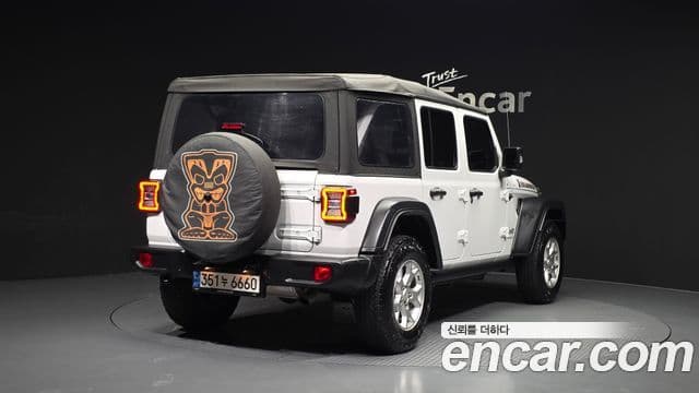 Jeep Wrangler 2021 — ფოტო 2/20