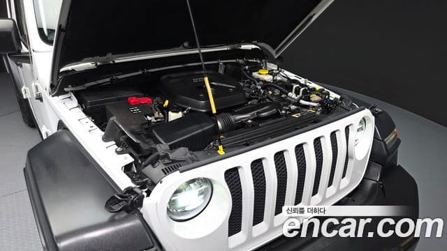 Jeep Wrangler 2021 — ფოტო 6/20