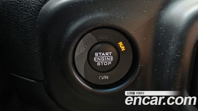 Jeep Wrangler 2021 — ფოტო 18/20