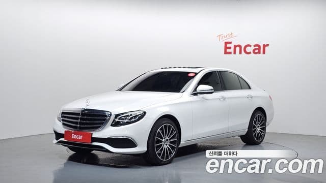Mercedes-Benz E-Class 2020 — Фото 1/20