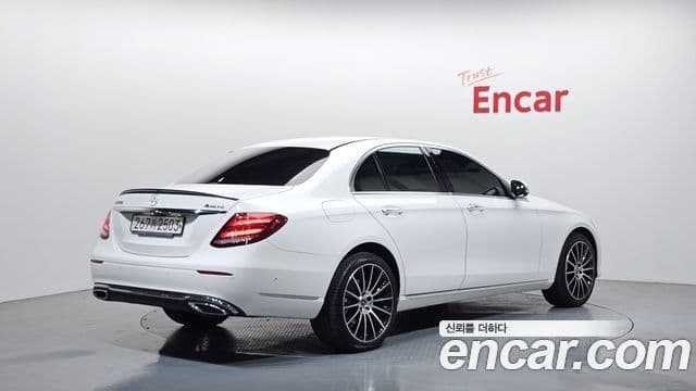 Mercedes-Benz E-Class 2020 — Фото 2/20