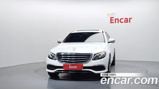 Mercedes-Benz E-Class 2020 — Фото 3/20