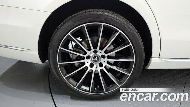 Mercedes-Benz E-Class 2020 — Фото 5/20