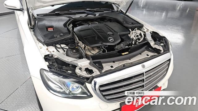 Mercedes-Benz E-Class 2020 — Фото 6/20