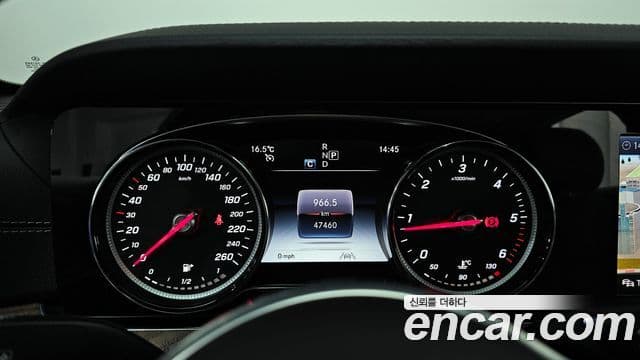 Mercedes-Benz E-Class 2020 — Фото 8/20