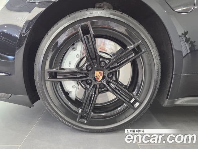 Porsche Taycan 2025 — ფოტო 12/20