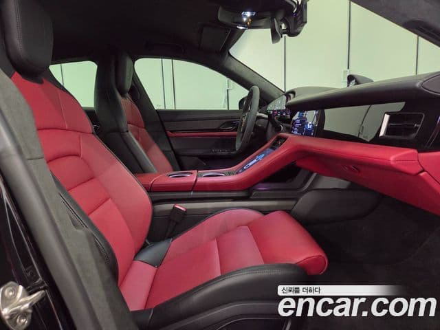 Porsche Taycan 2025 — ფოტო 2/20
