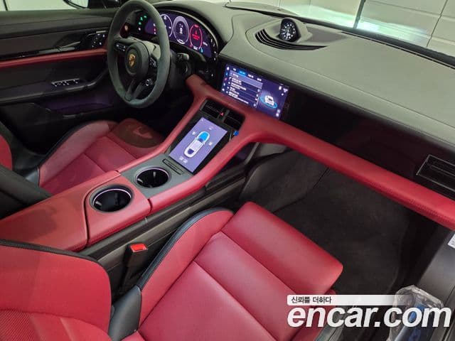 Porsche Taycan 2025 — ფოტო 16/20