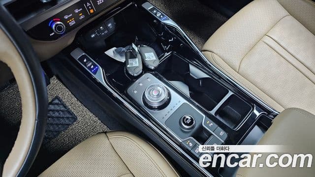 Kia Sorento 2024 — Photo 2/20