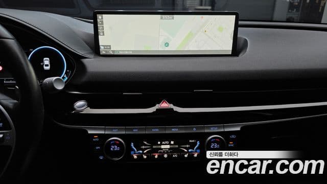 Genesis Electrified G80 2022 — ფოტო 18/20