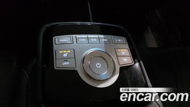 Genesis Electrified G80 2022 — ფოტო 19/20