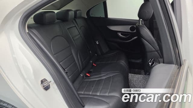 Mercedes-Benz C-Class 2018 — ფოტო 12/20
