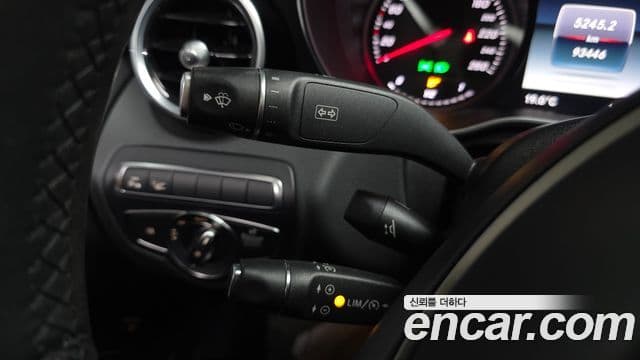 Mercedes-Benz C-Class 2018 — ფოტო 19/20
