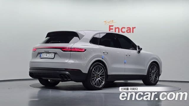 Porsche Cayenne 2022 — ფოტო 1/20