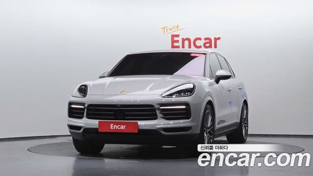 Porsche Cayenne 2022 — ფოტო 2/20