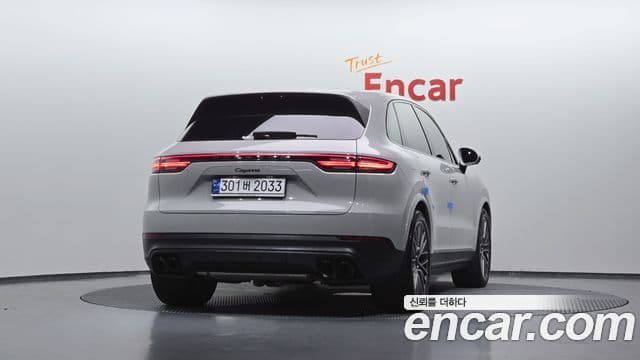 Porsche Cayenne 2022 — ფოტო 3/20