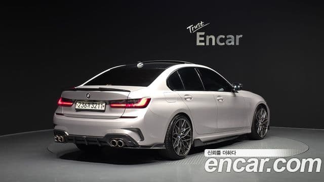 BMW 3 Series 2019 — ფოტო 2/20