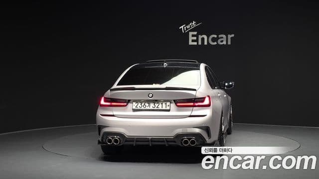 BMW 3 Series 2019 — ფოტო 4/20