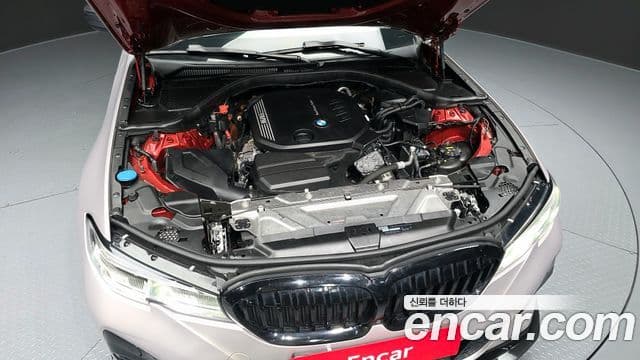 BMW 3 Series 2019 — ფოტო 6/20
