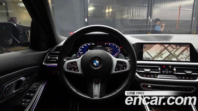 BMW 3 Series 2019 — ფოტო 13/20