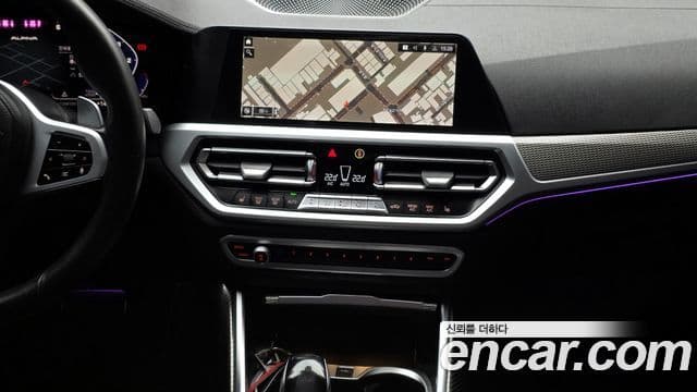 BMW 3 Series 2019 — ფოტო 14/20