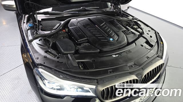 BMW 7 Series 2019 — ფოტო 6/20