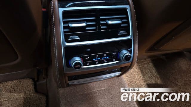 BMW 7 Series 2019 — ფოტო 19/20